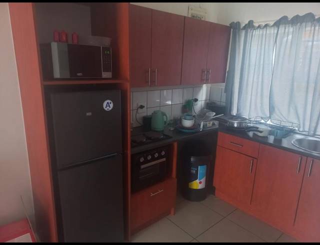 1 BEDROOM PROPERTY TO RENT IN OATLANDS NORTH
